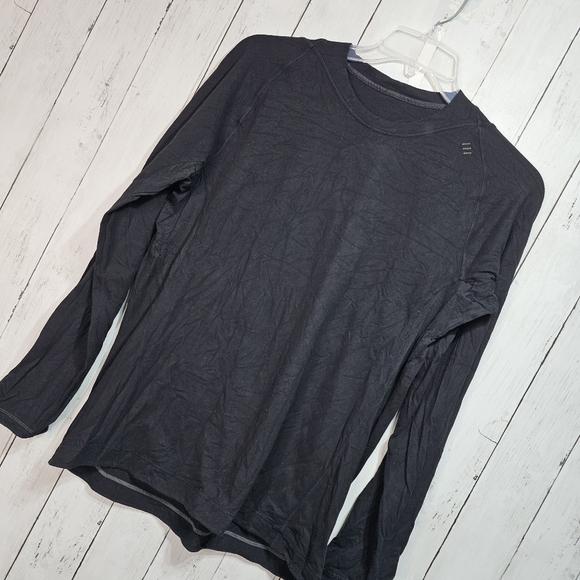 Lululemon Men's Black Vented Under Arms Size XL Long Sleeve Lightweight . - Picture 2 of 7